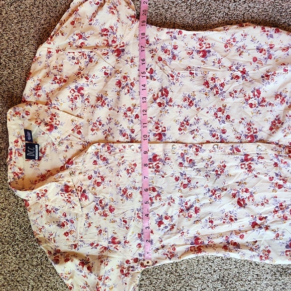 DCC | Floral Button Down - Picture 4 of 9